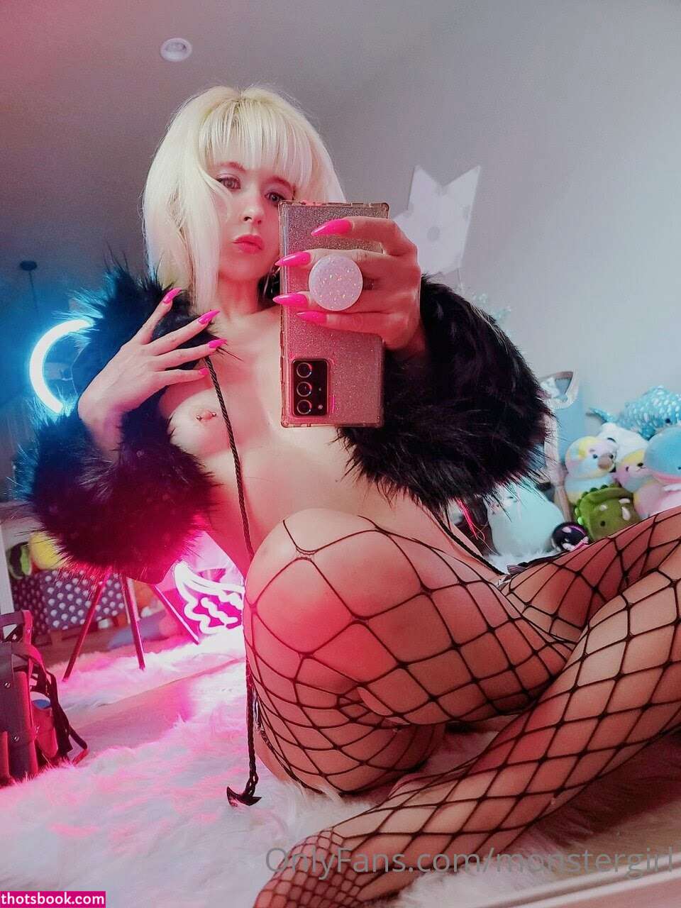 Monstergirl Photo #153