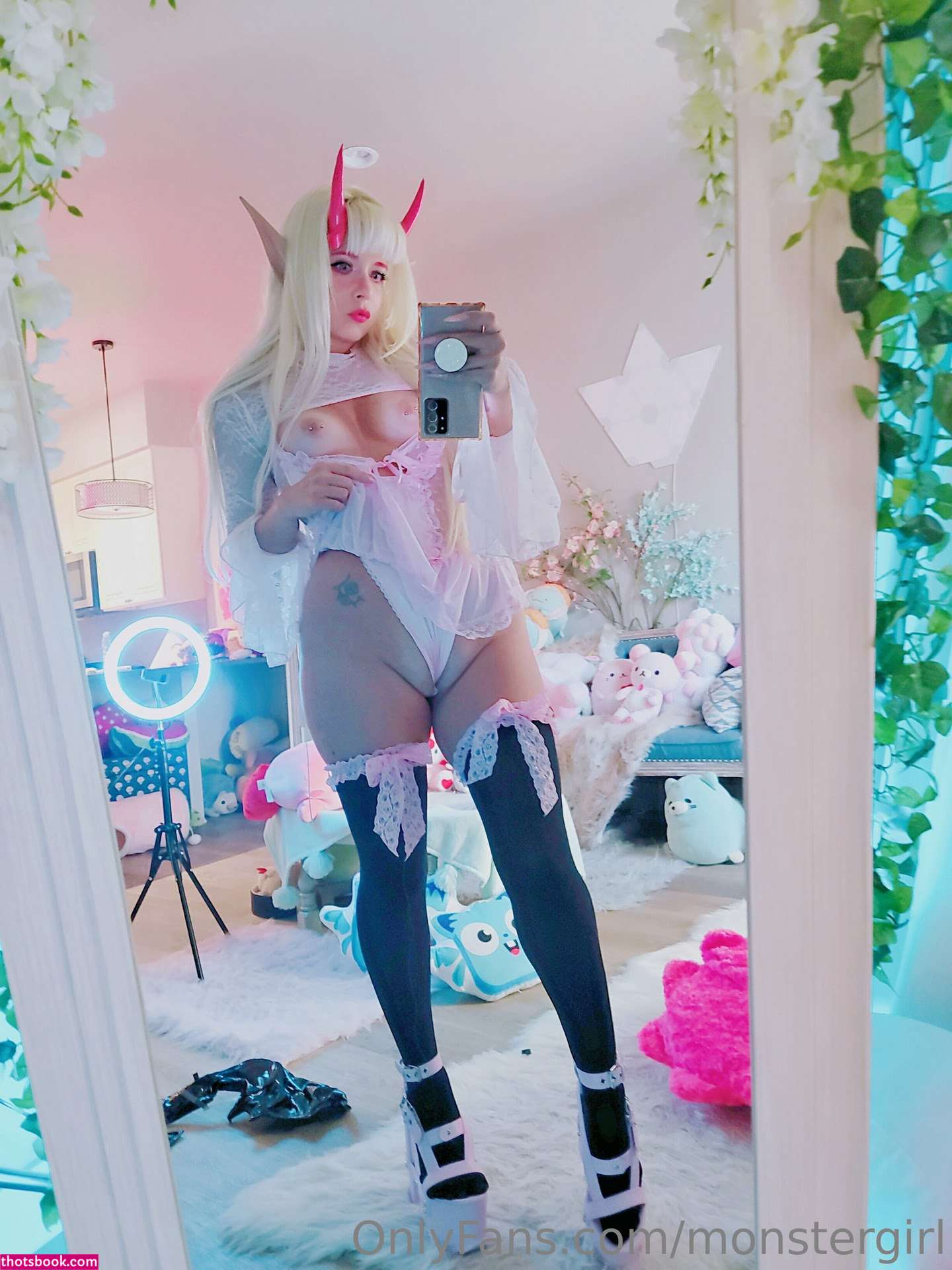 Monstergirl Photo #194
