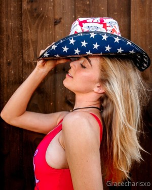 Grace Charis Photo #1252