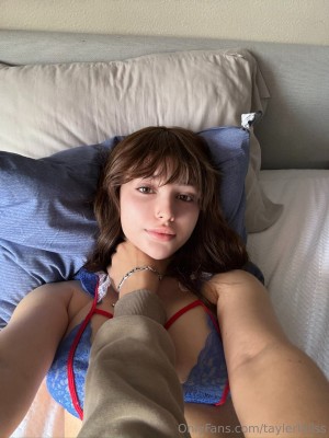 Tayler Hills Photo #596