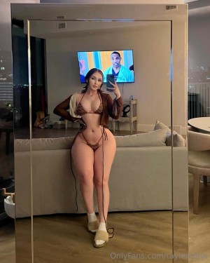 Tayler Hills Photo #599