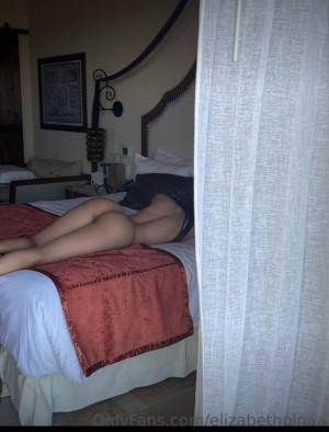 elizabethpinaa Photo #1