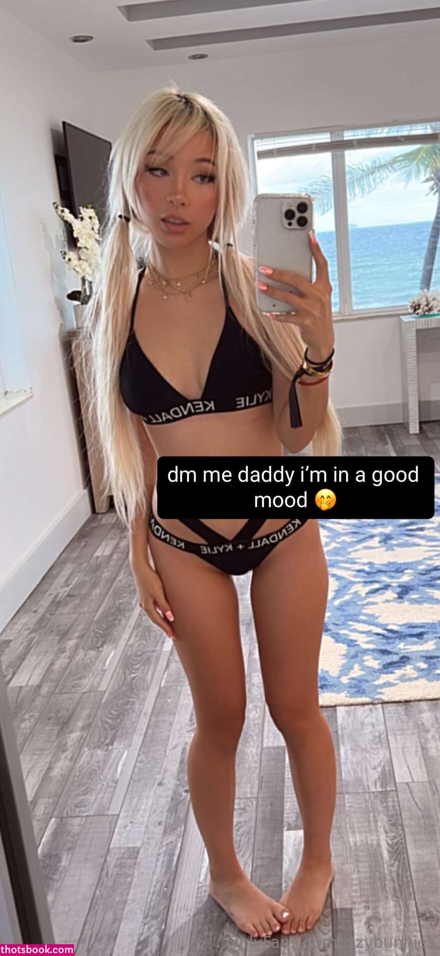 Izzybunnies Photo #1441