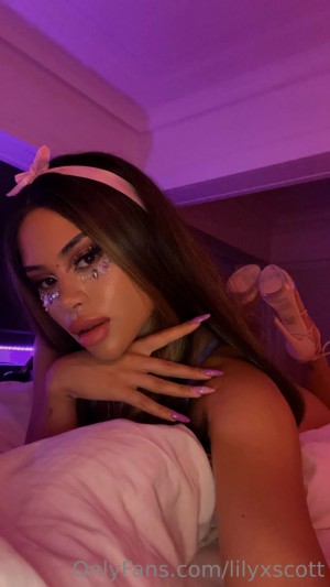 lilyxscott Photo #13