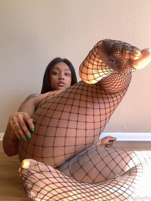 Izzy Saeko Photo #78