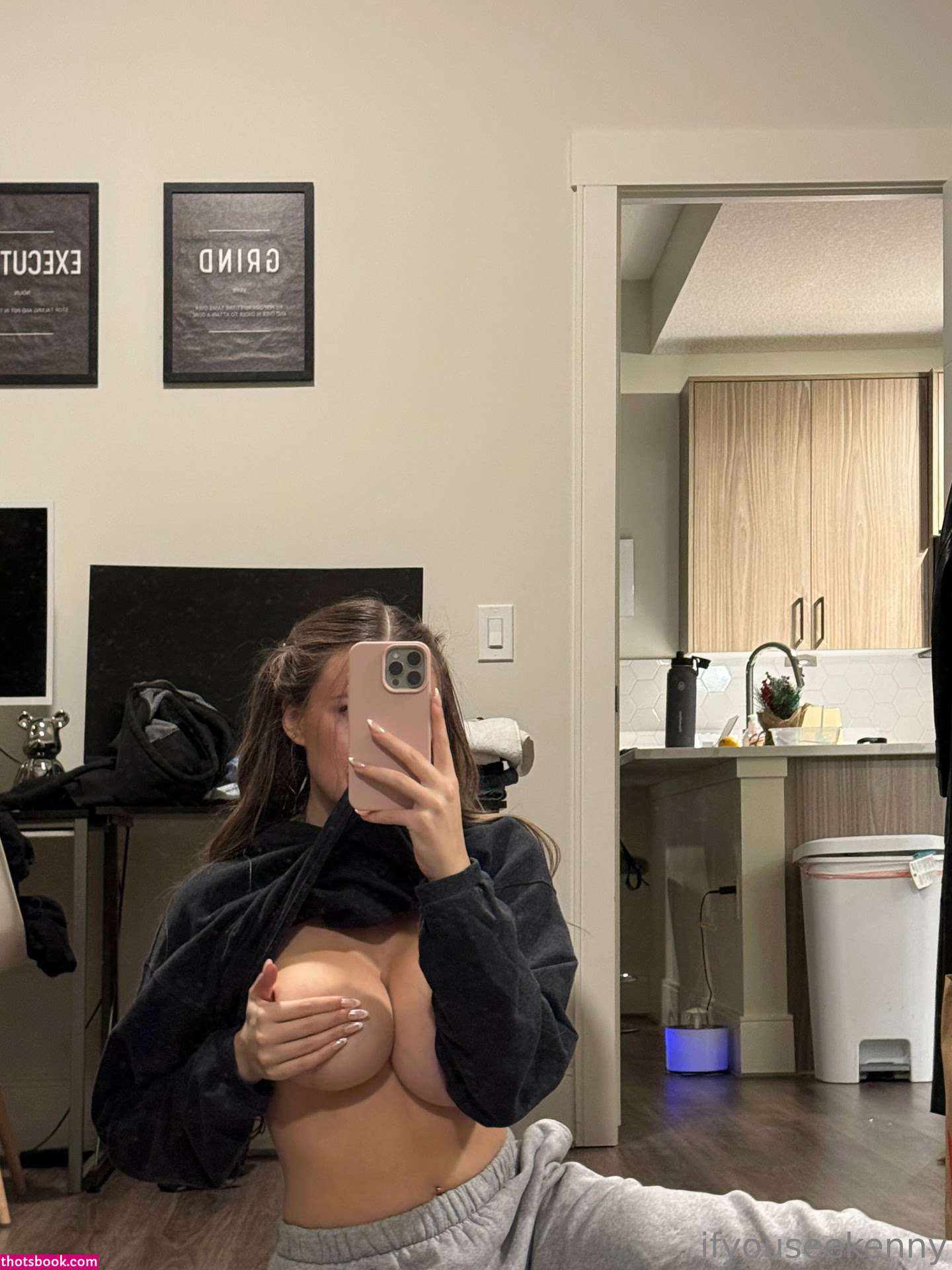 Kendra Rowe Photo #192