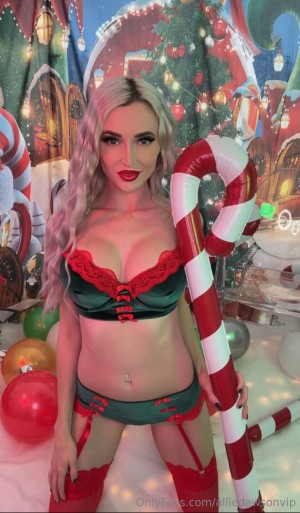 Allie Dawson Photo #20