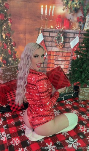 Allie Dawson Photo #24