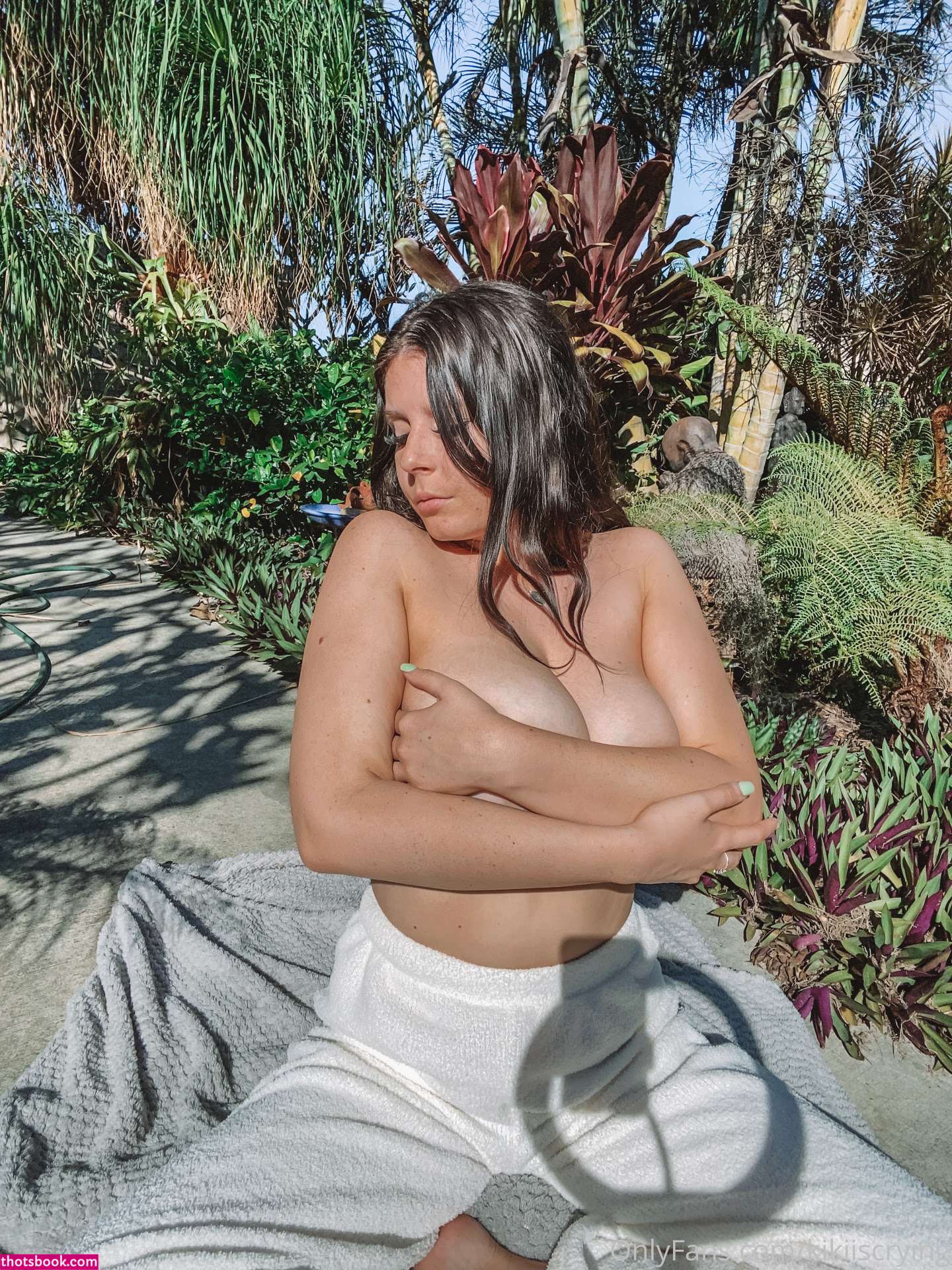 Kikiiscrying Photo #159