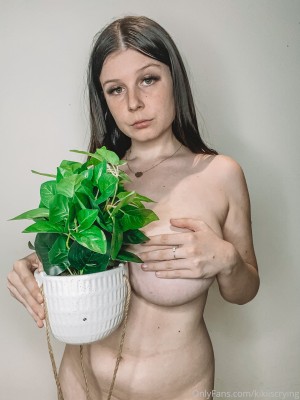 Kikiiscrying Photo #170