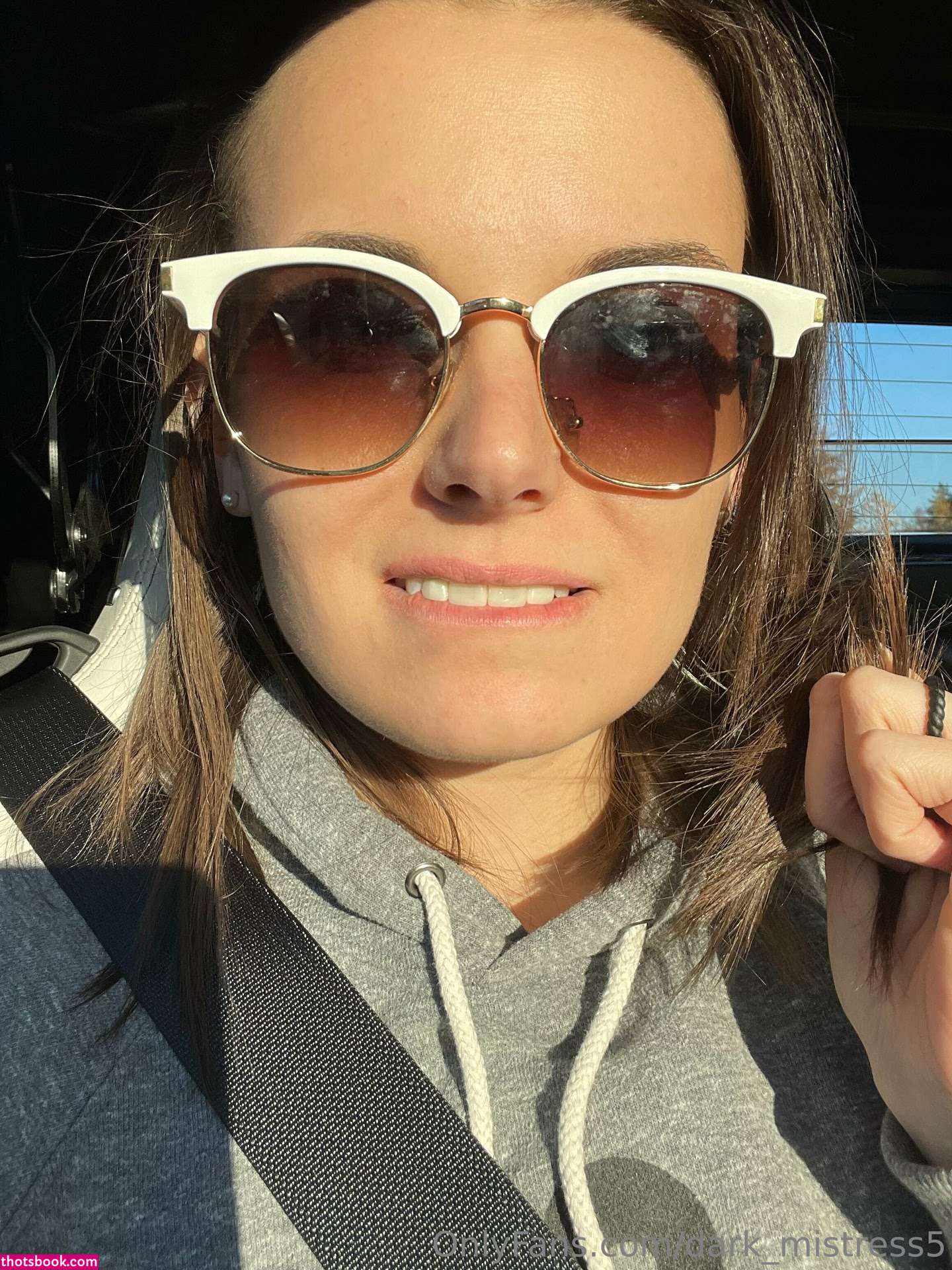 Dark Mistress Photo #2