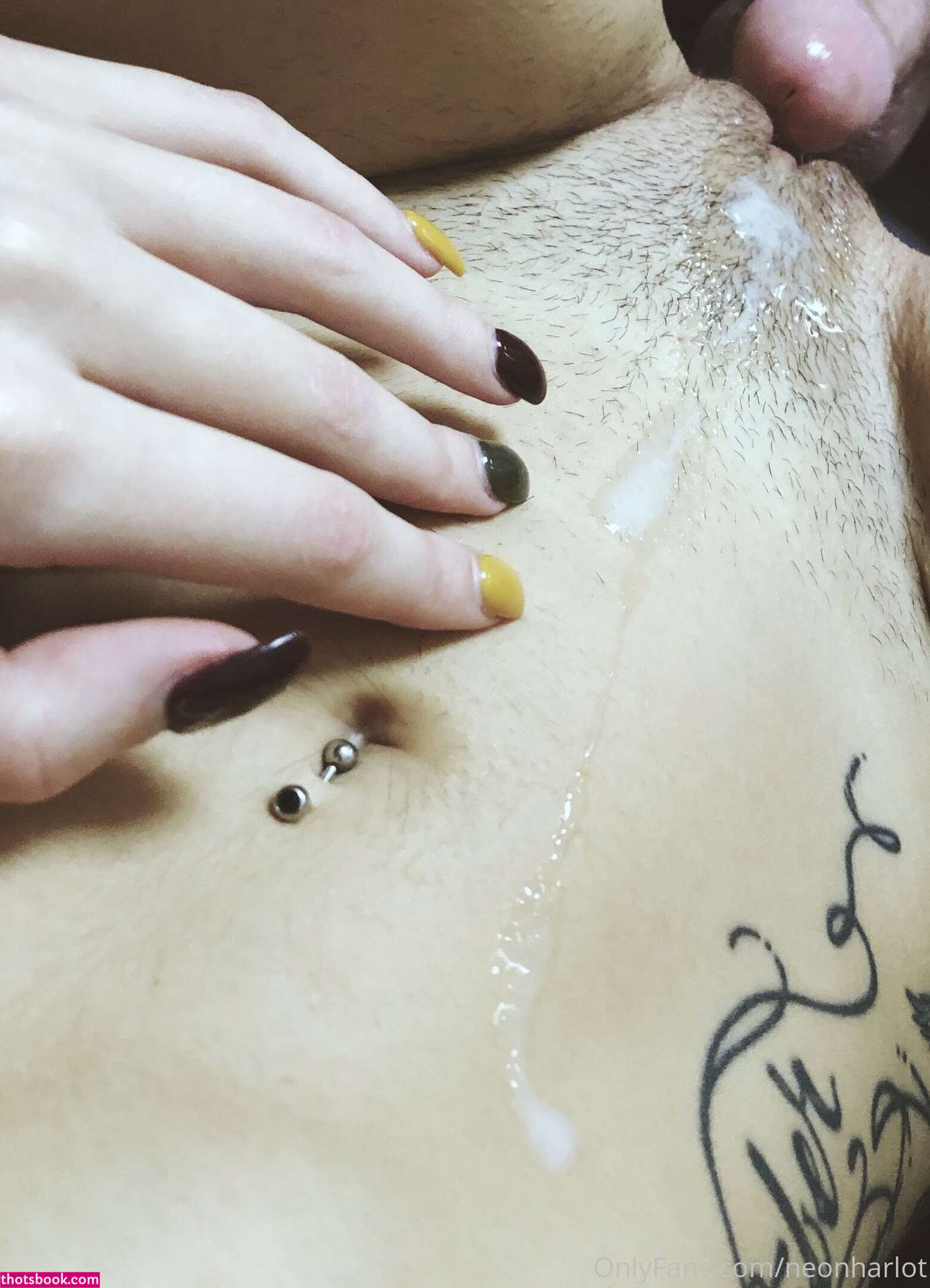 theneonharlot Photo #20