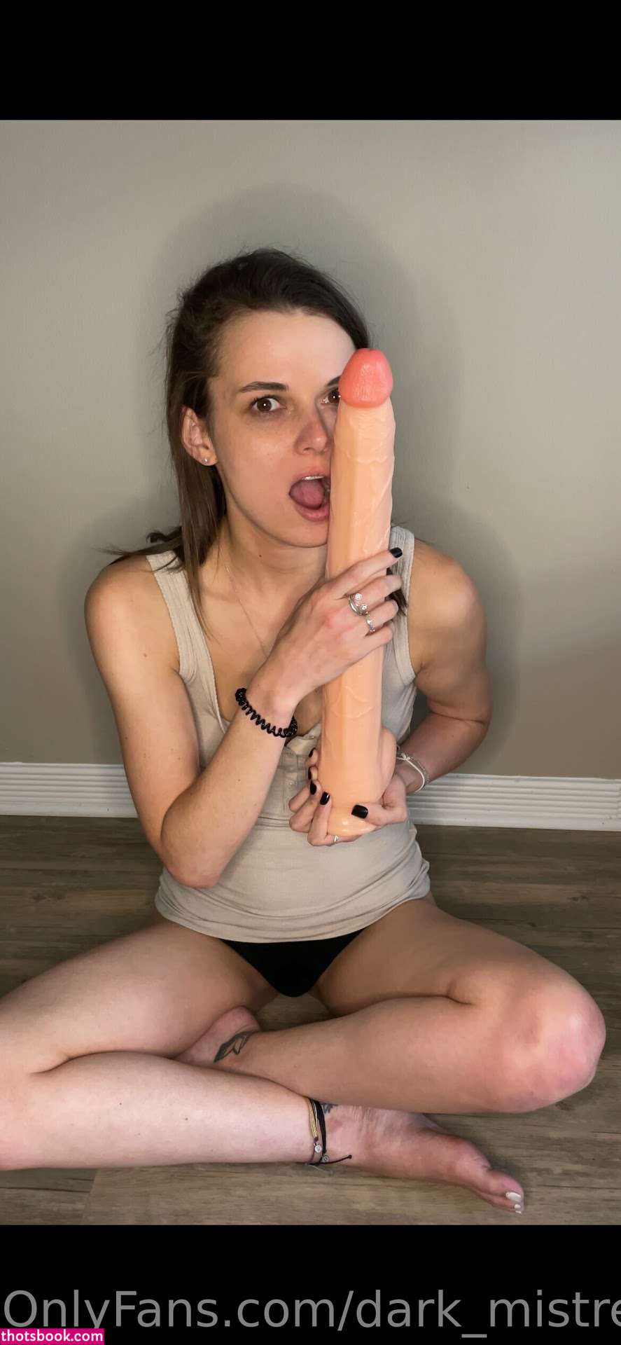 Dark Mistress Photo #140