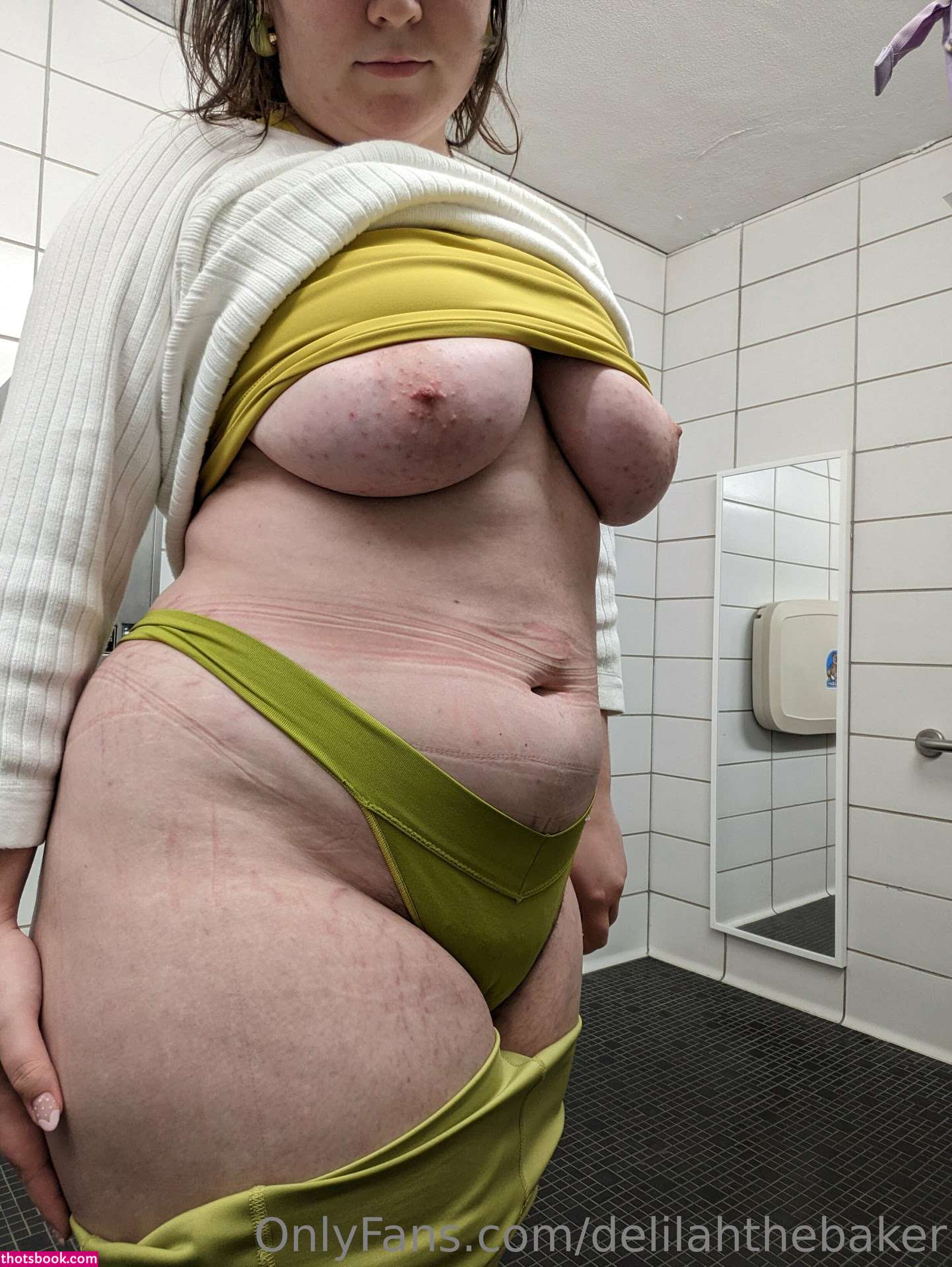 Delilahthebaker Photo #77
