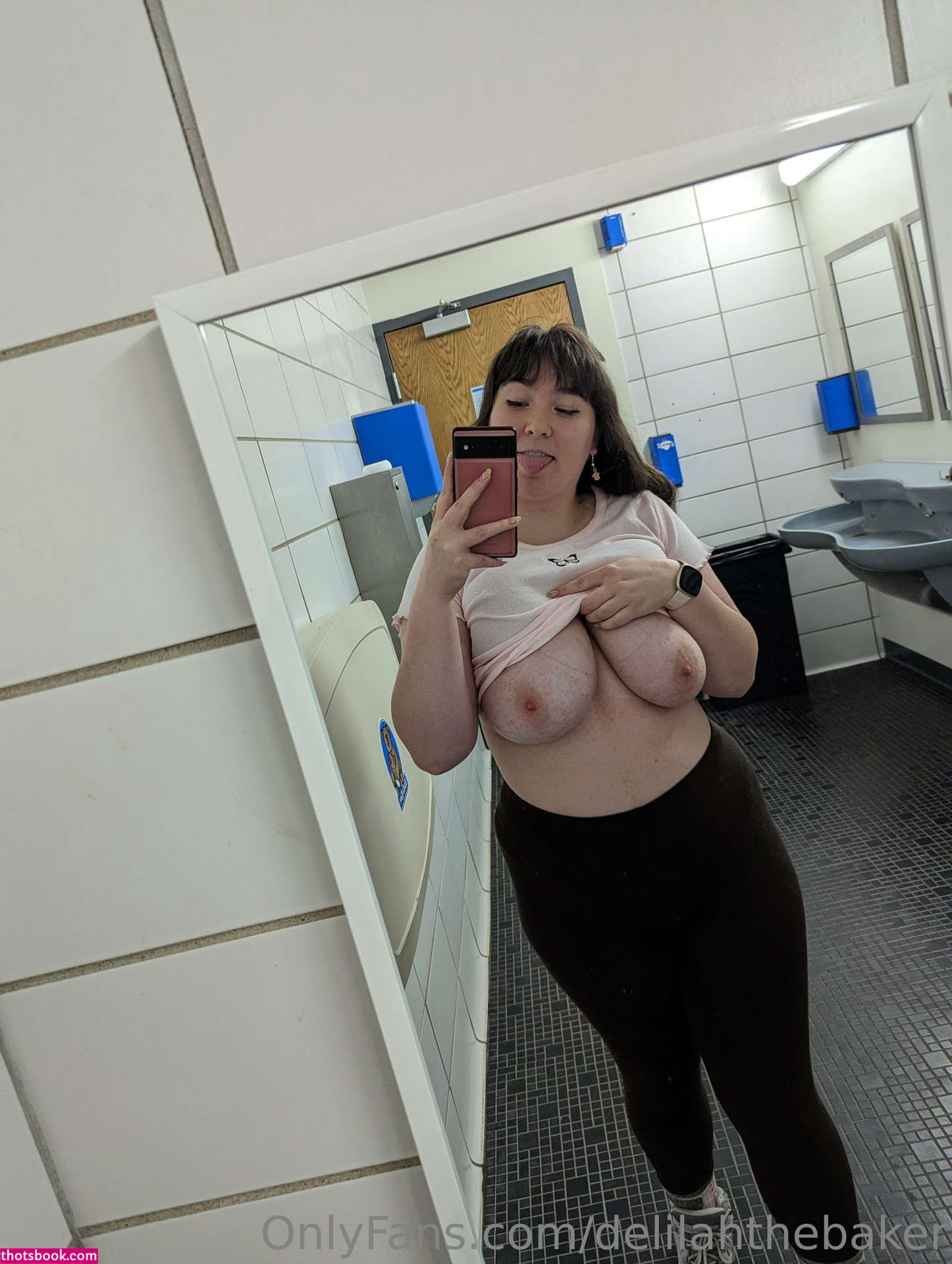 Delilahthebaker Photo #124