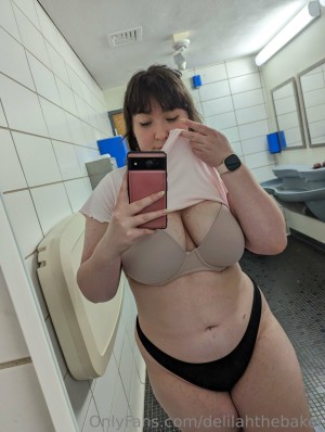 Delilahthebaker Photo #120