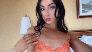 caitlinnlee Photo #22