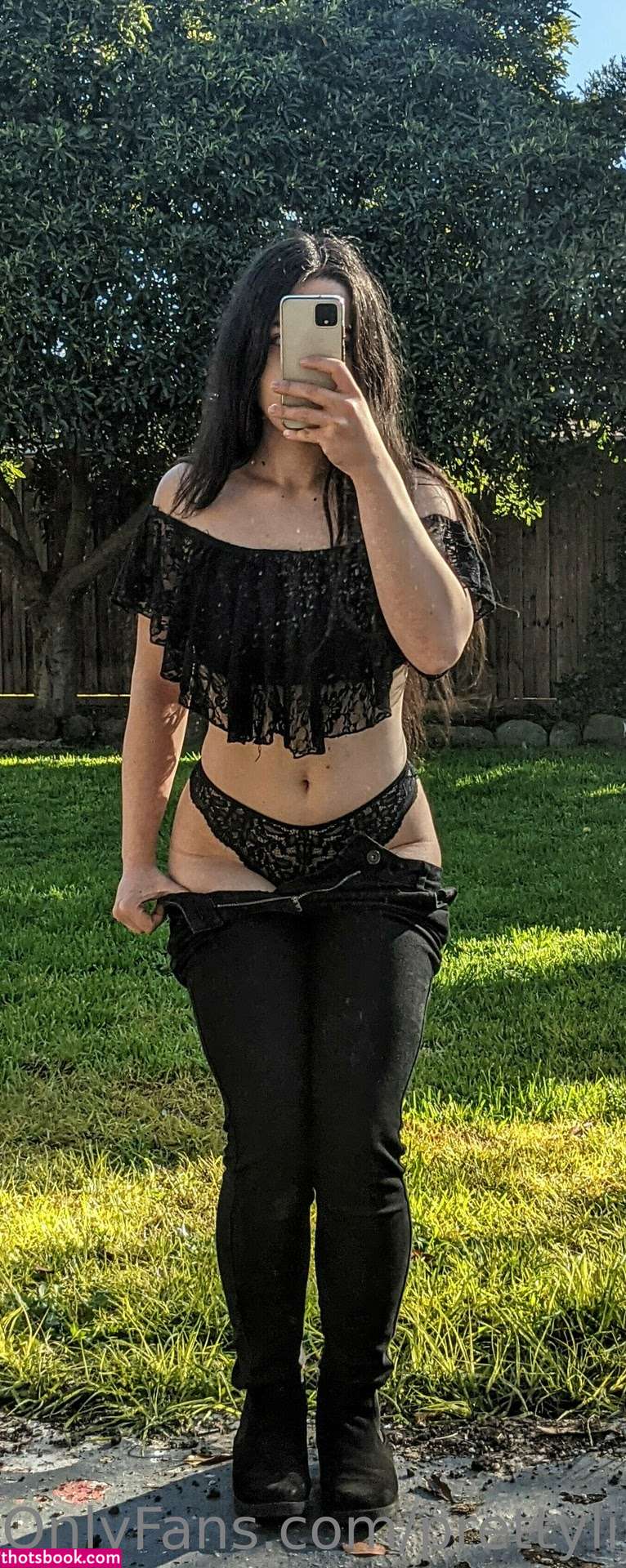 Prettylittlelily48 Photo #59