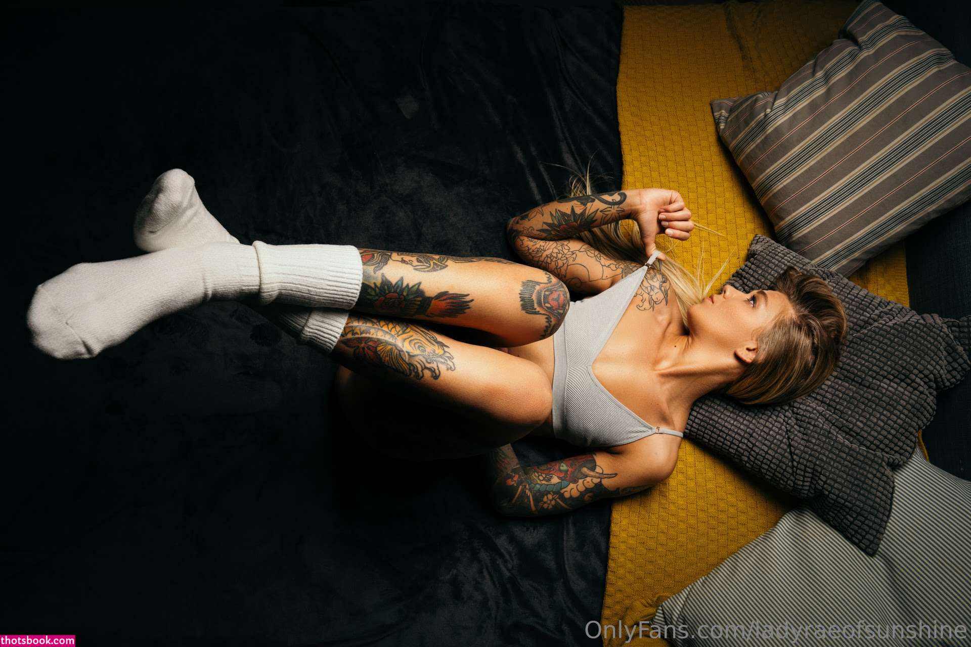 Amandaraeuk Photo #46