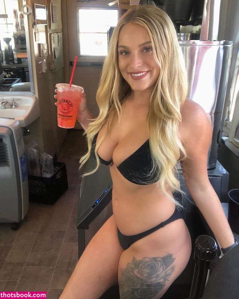 Daisy Delacroix Photo #19