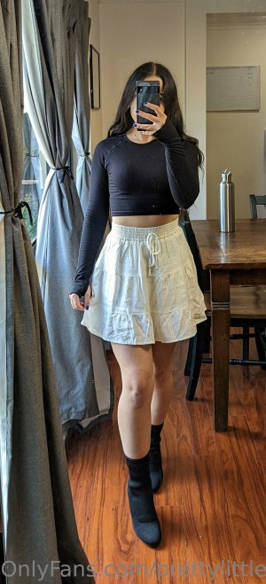 Prettylittlelily48 Photo #152