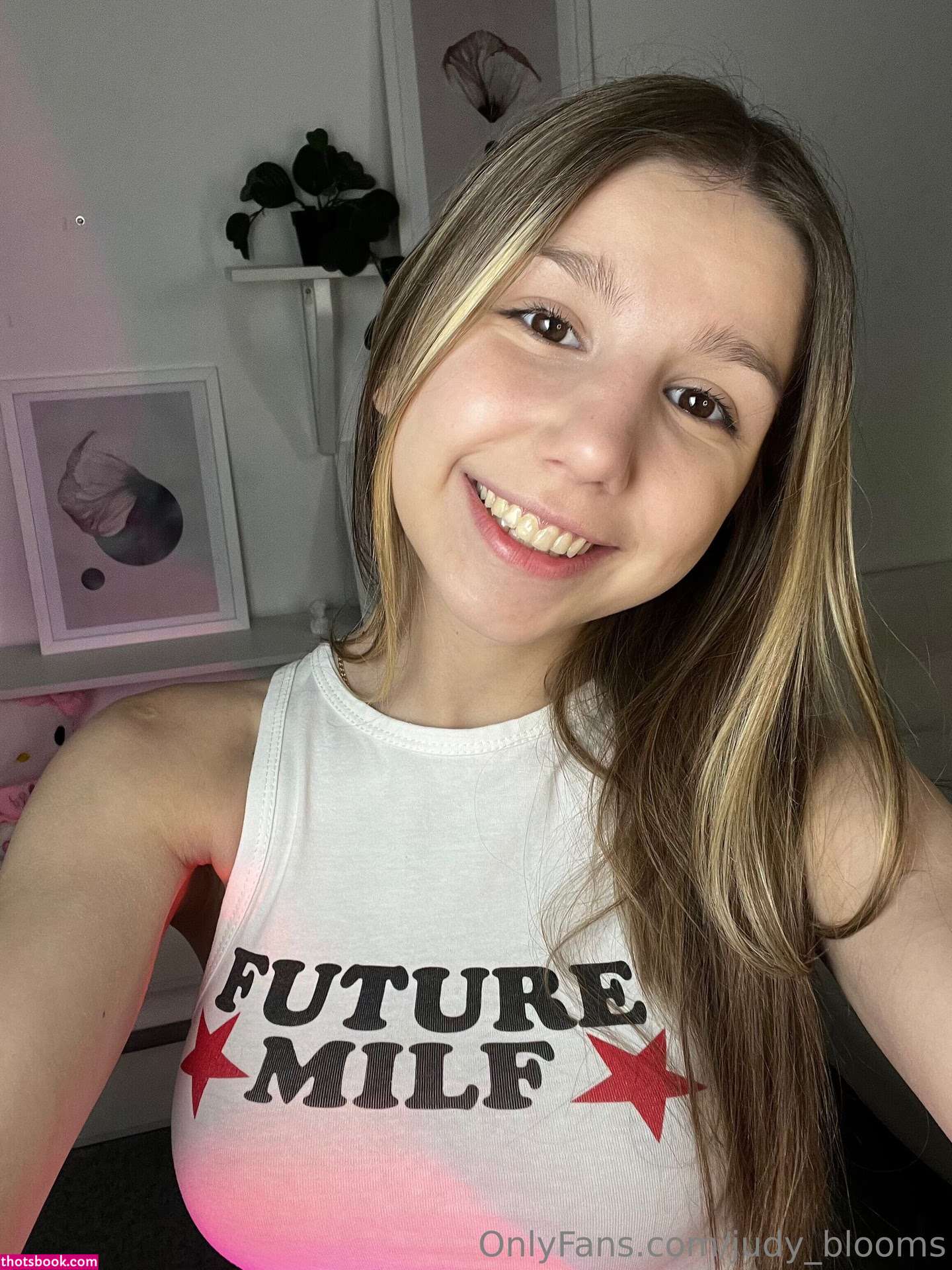 Judy Blooms Photo #62