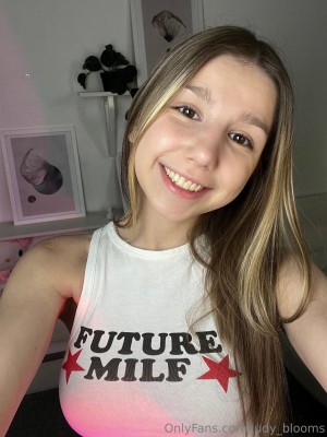 Judy Blooms Photo #62