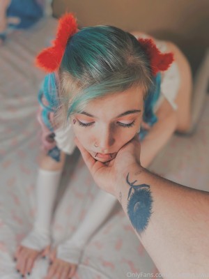 urkittenuwu Photo #75