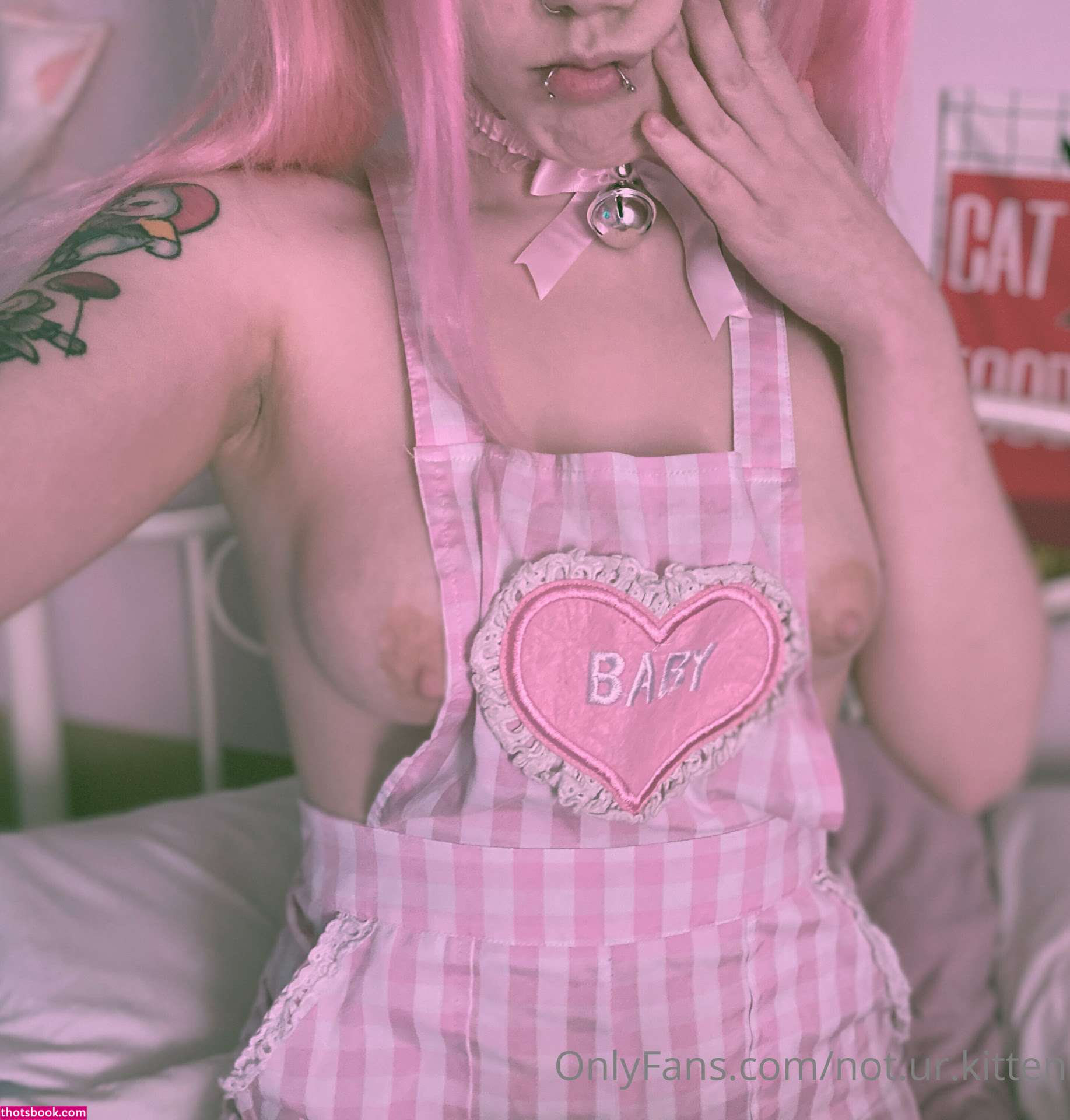 urkittenuwu Photo #127