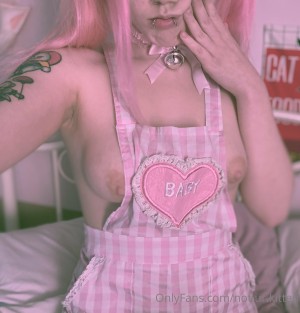 urkittenuwu Photo #127