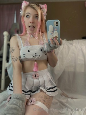 urkittenuwu Photo #172