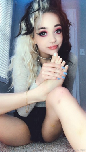 cutestfeetgirl Photo #65