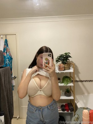 Kikiiscrying Photo #22