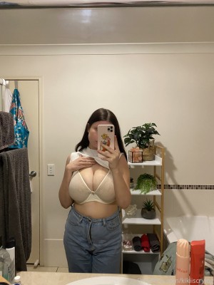 Kikiiscrying Photo #24