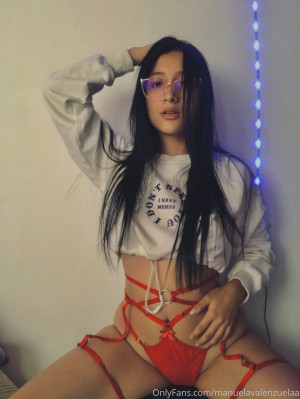 Manuela Valenzuelaaa Photo #11