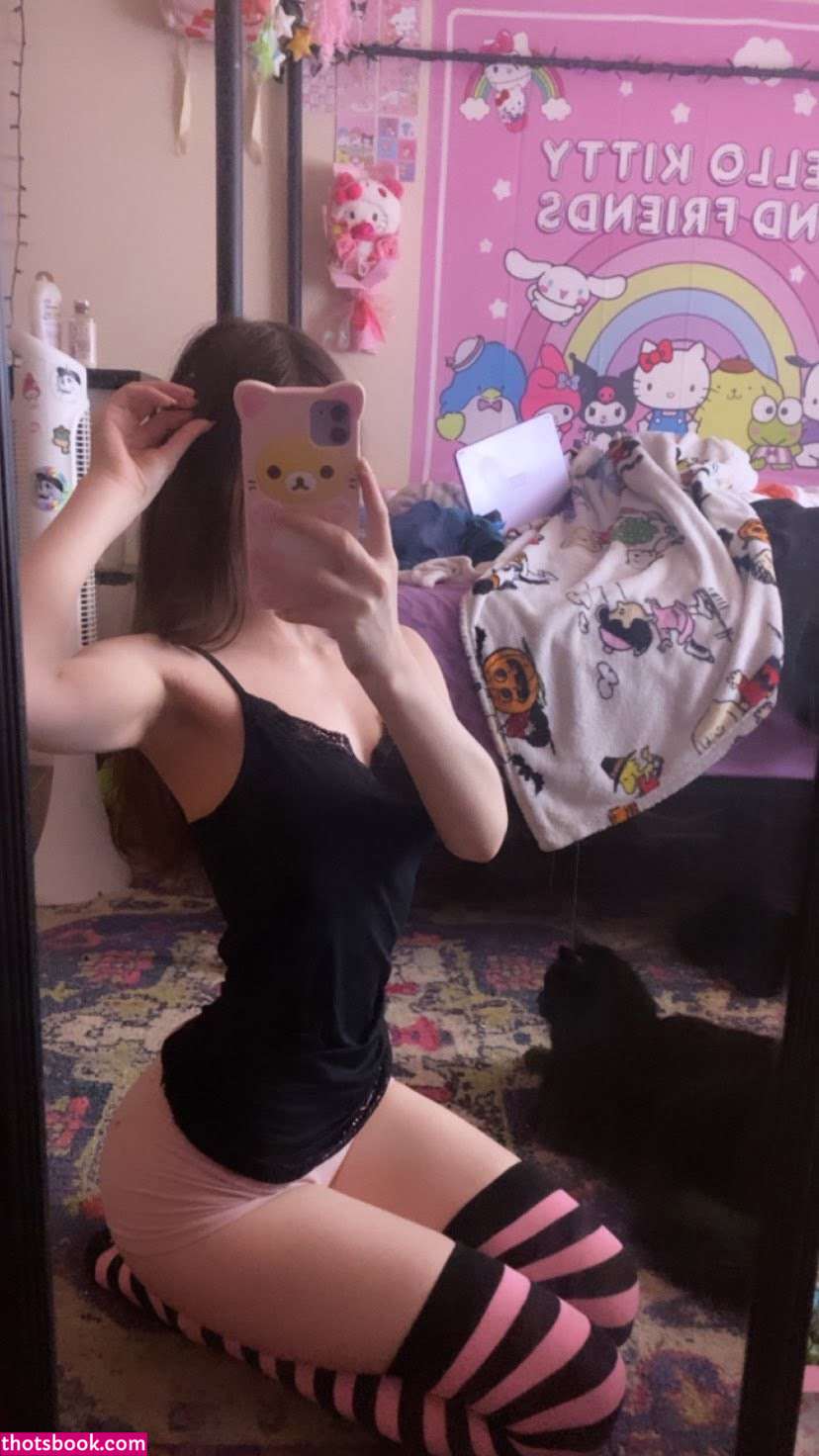 Meowforher Photo #23