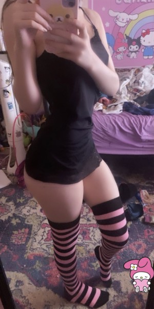 Meowforher Photo #30