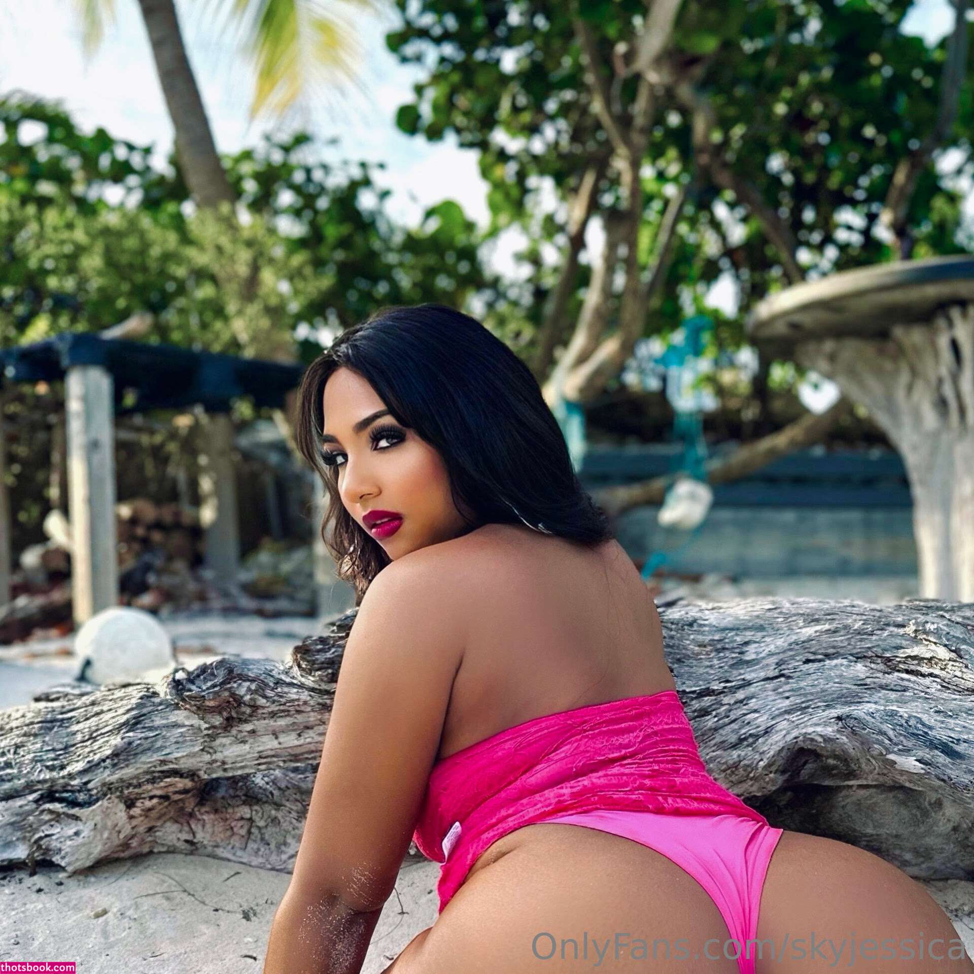 Jessica Anissa Photo #17