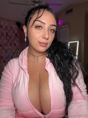 Thatgreeneyedgirl22 Photo #296