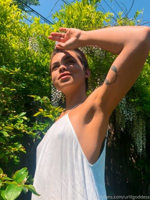 urlilgoddess Photo #27