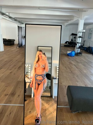 Anna Kunz Photo #106