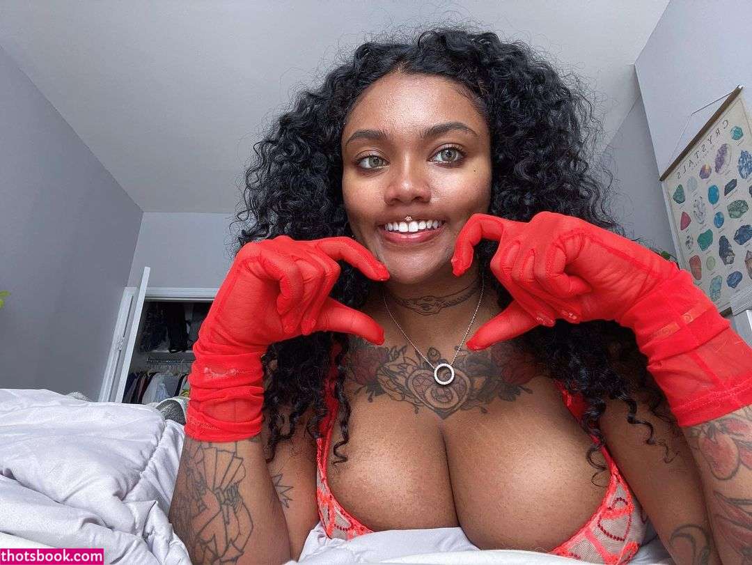 Izzy Saeko Photo #138