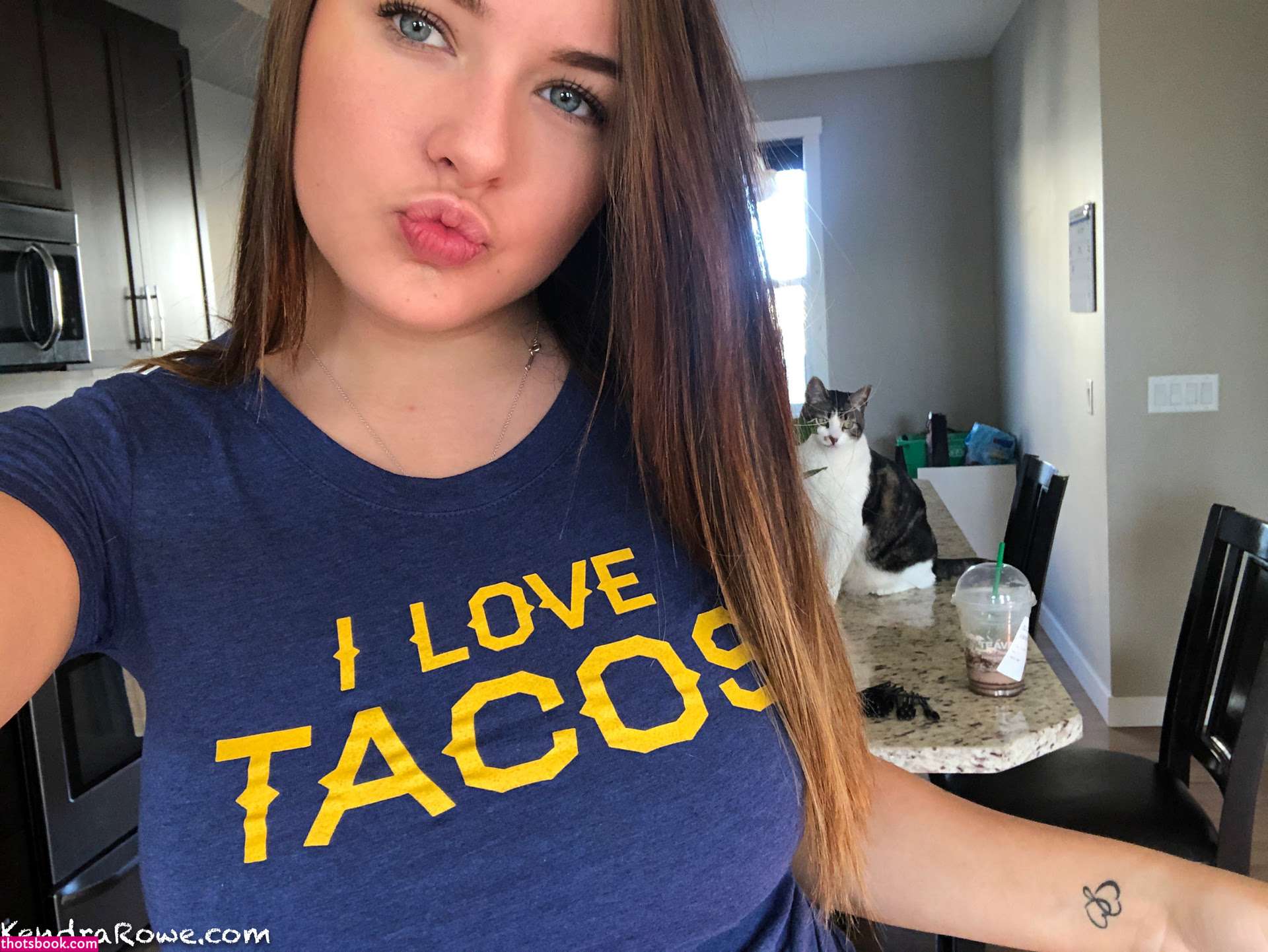 Kendra Rowe Photo #330