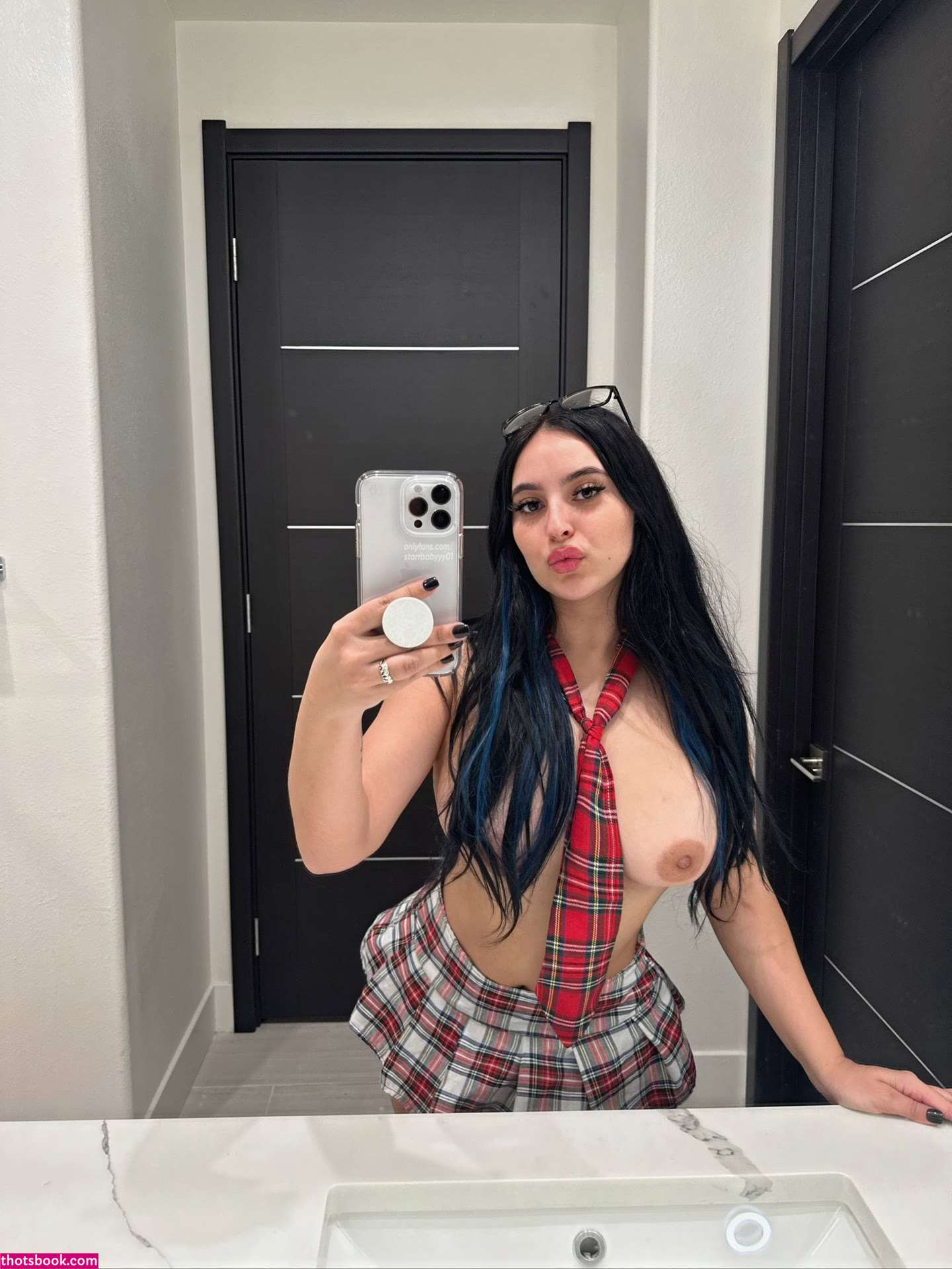 julianicolestar Photo #74