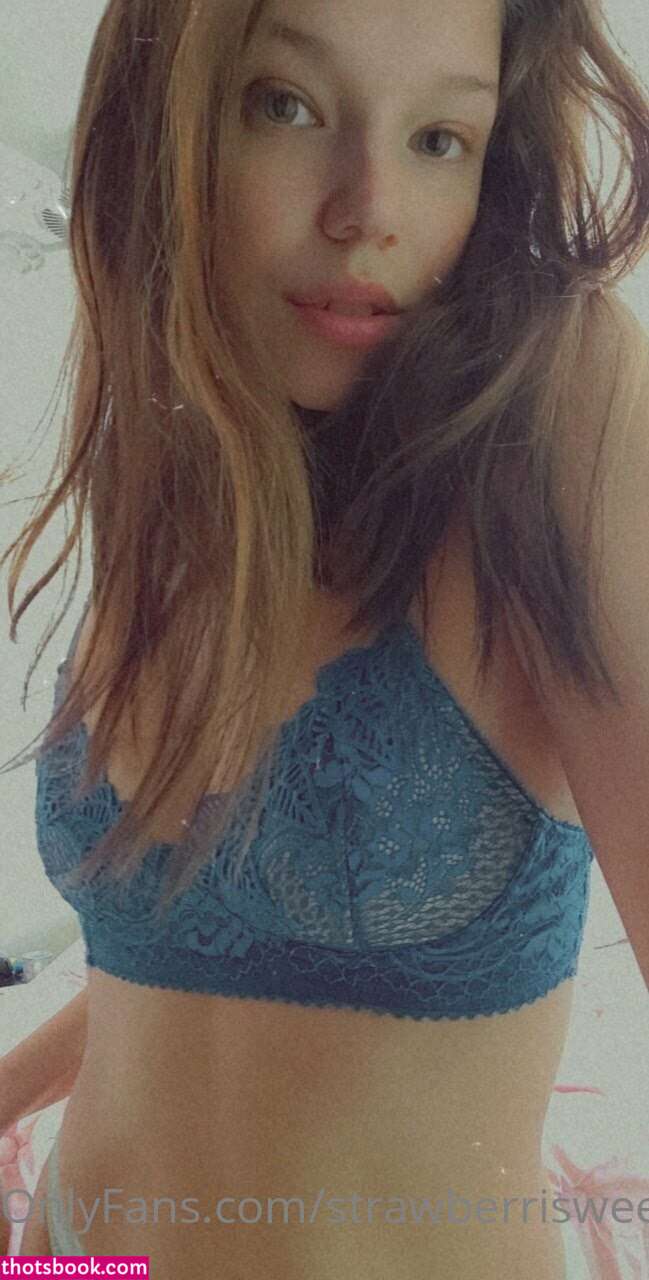 strawberrisweetv Photo #5