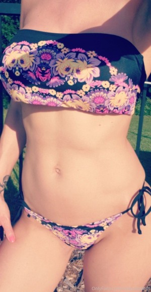 Lana Next Door Photo #62