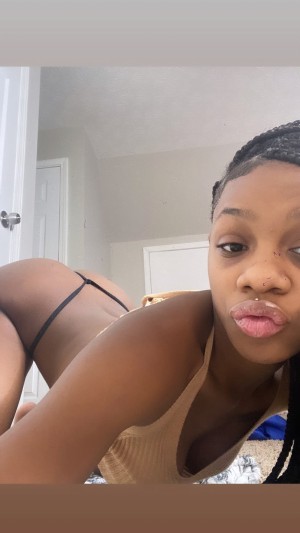 niyaa2mfinee Photo #13