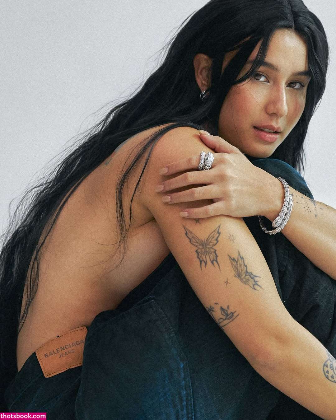 Saffron Sharpe Photo #10