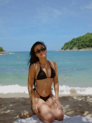 Saffron Sharpe Photo #15