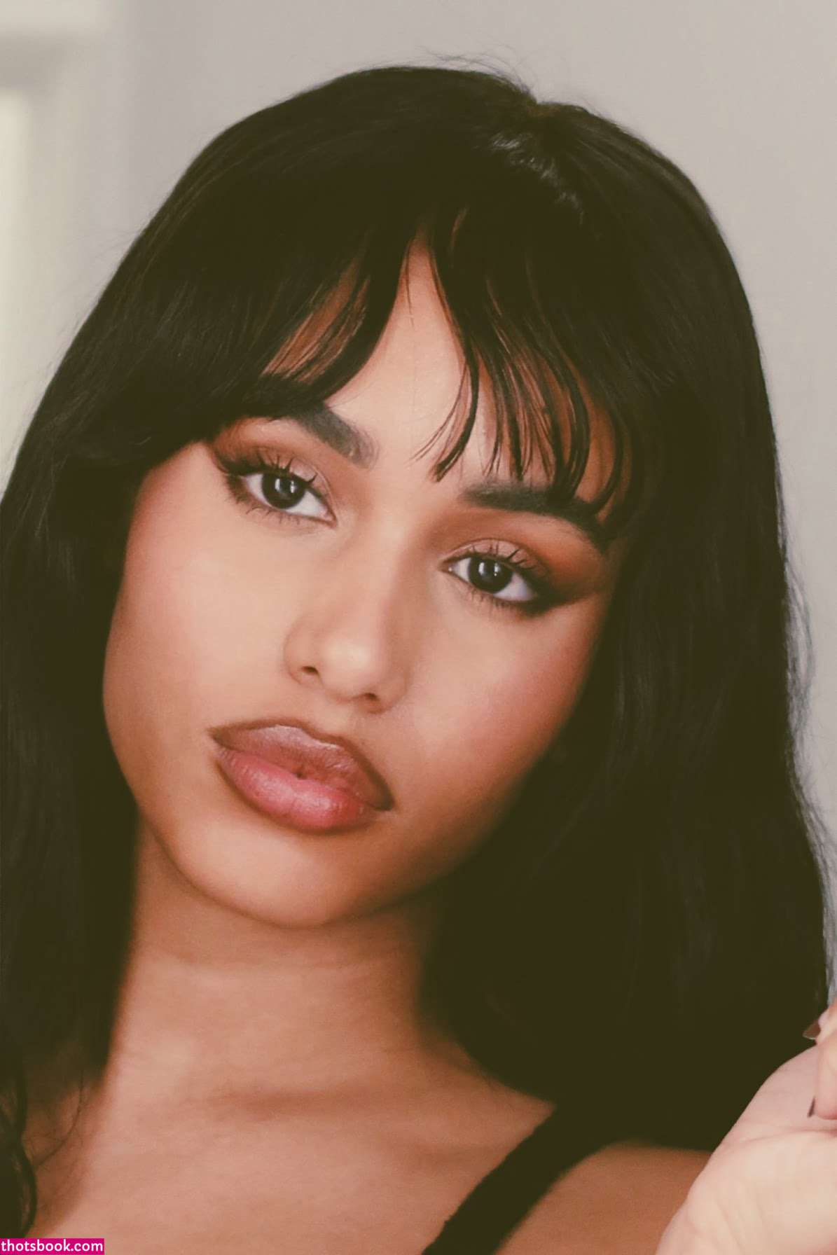 Genesis Vega Photo #4